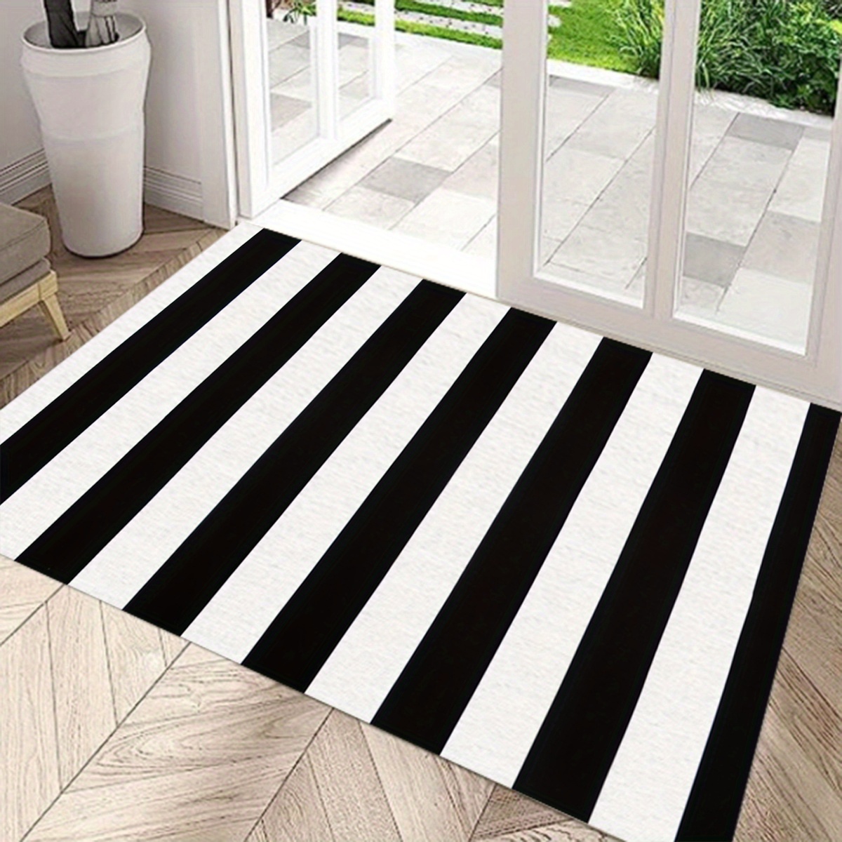 Black White Stripes Entrance D – Kitchen Appliances White recenzja i cena